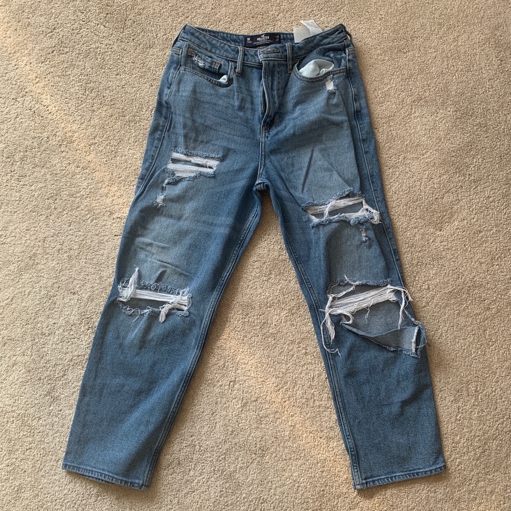 Hollister Ultra High-Rise Vintage Straight Ripper Jeans